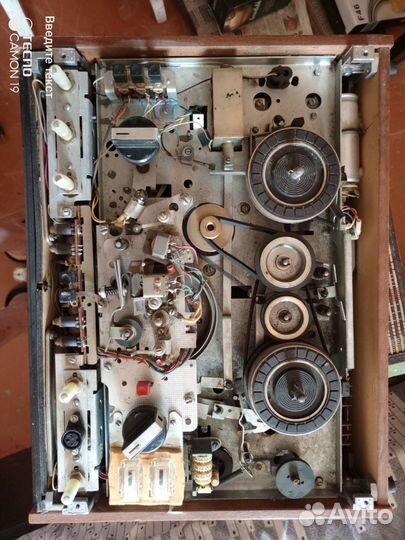 Катушечный (бобинный) магнитофон 