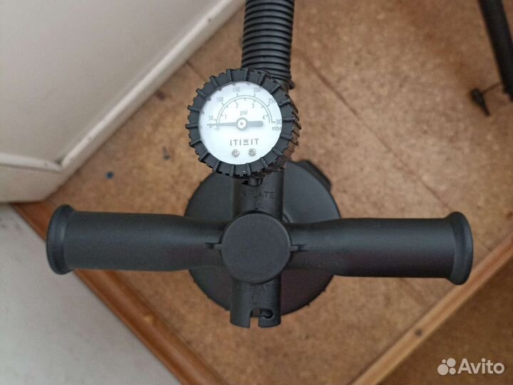 Манометр проходной для лодки пвх Декатлон
