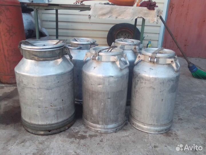 Фляга алюминиевая бу 40 л. И 25 л