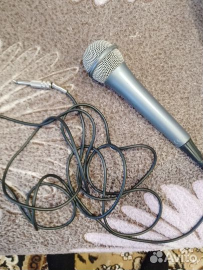 Микрофон для караоке проводной