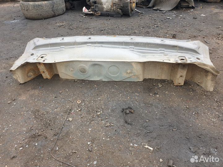 Задняя часть панель Pontiac Vibe Понтиак Вайб