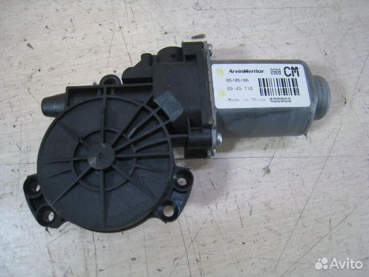 Мотор стеклоподъёмника задний правый Hyundai Sant