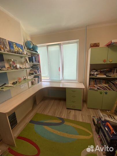 Стеллаж в детскую для книг и игрушек