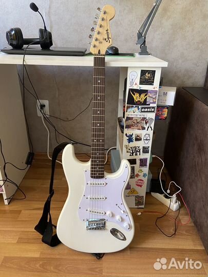 Электрогитара Fender Squier Bullet Strat