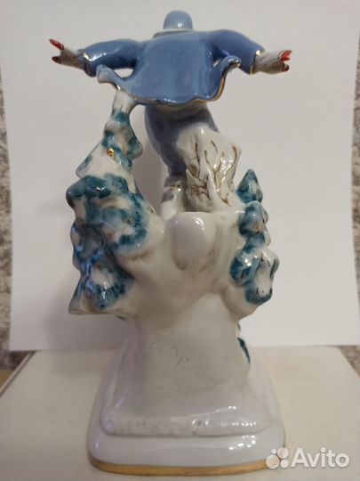 Фарфоровая статуэтка Лыжник СССР 1954г