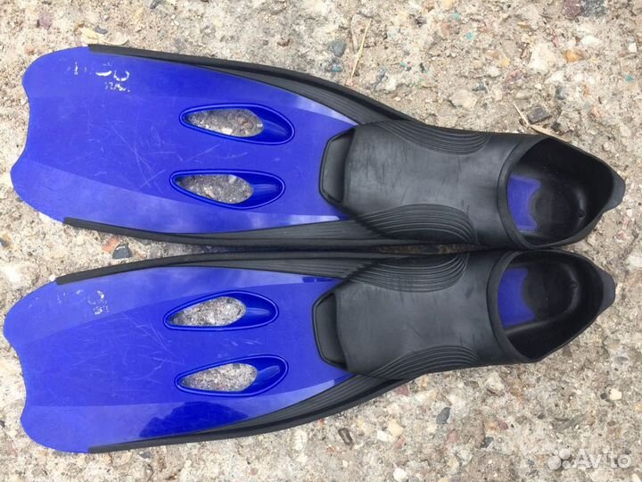 Маска и ласты для плавания