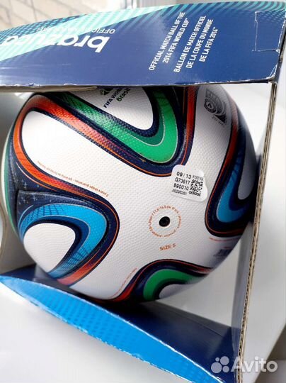 Футбольный мяч Adidas Brazuca OMB