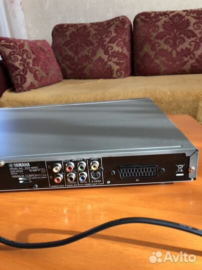 Плеер Yamaha DVD-S663