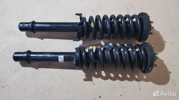 Аммортизаторы передней подвески Honda Legend KB1