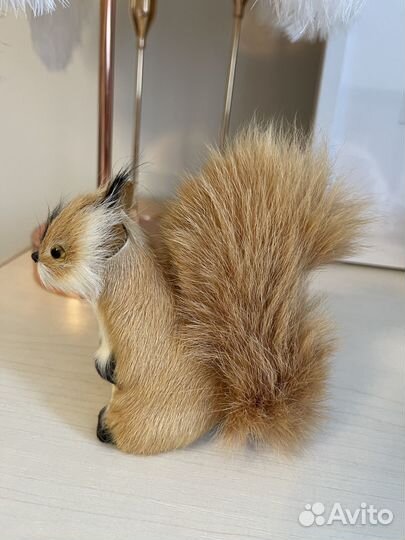Фигурка белочки реалистичная типа чучело