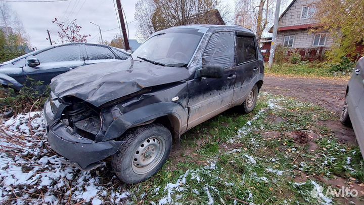 Chevrolet Niva 1.7 МТ, 2013, битый, 72 000 км