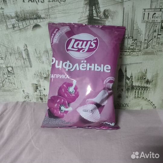 Розовые Чипсы Lays Паприка, не распакованные