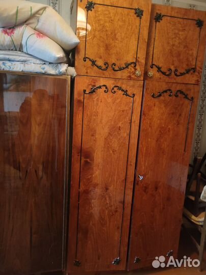 2 Серванта и шифоньер