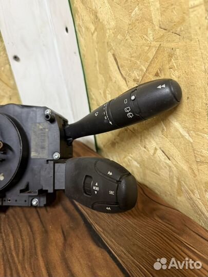 Переключатель подрулевой Peugeot 207 б/у