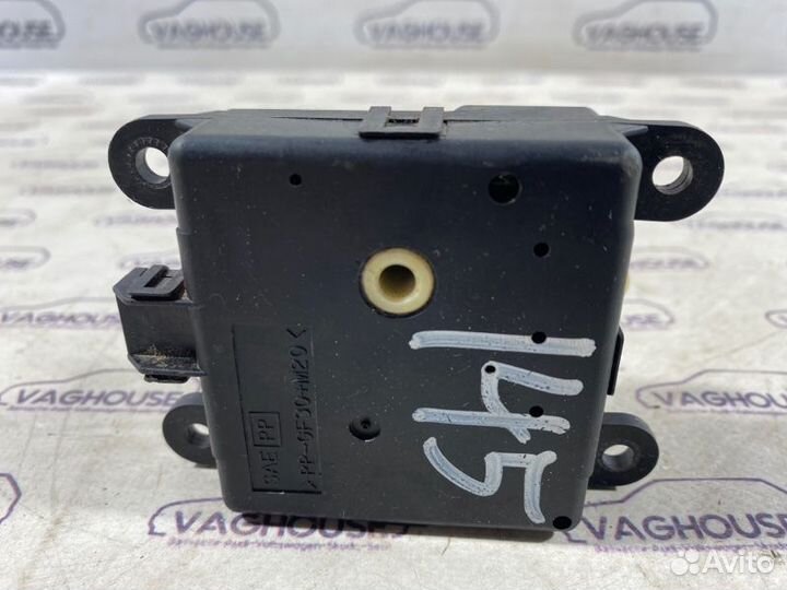 Моторчик заслонки печки Nissan Maxima A33 2.0 2004