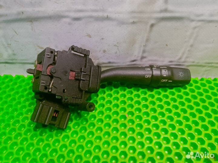 Переключатель поворотов правый Toyota Premio