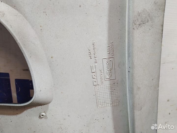 1398284 Облицовка фары левой Daf XF105