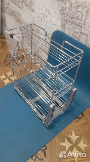 Трехуровневая бутылочница