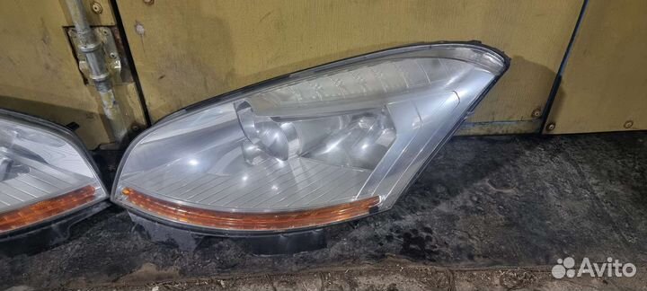 Фары Citroen Grand C4 Picasso 1