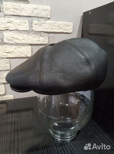 Мужская кожаная кепка с мехом