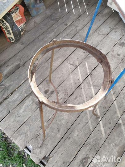 Кованная цветочница