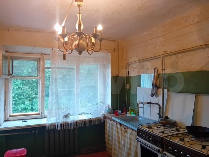 Комната 18 м² в 5-к., 4/4 эт.