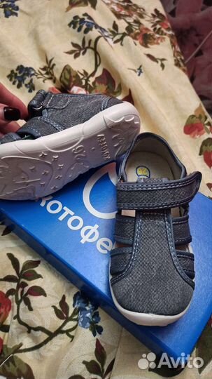 Сандали новые