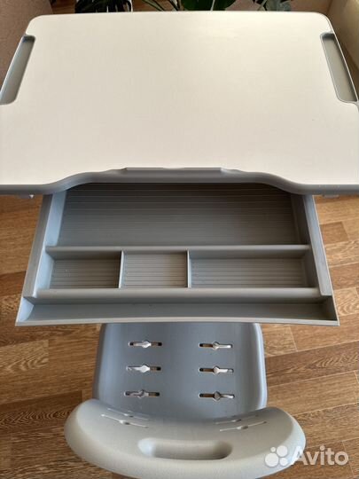 Детский стол со стулом