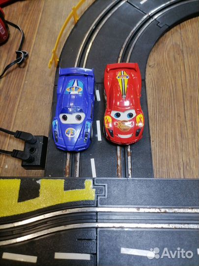 Магнитные гонки 2 машинки