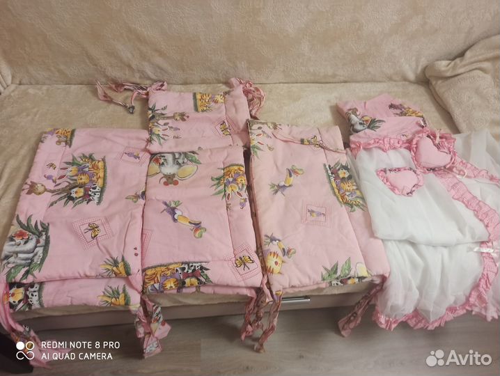 Бортики в кроватку с балдахином