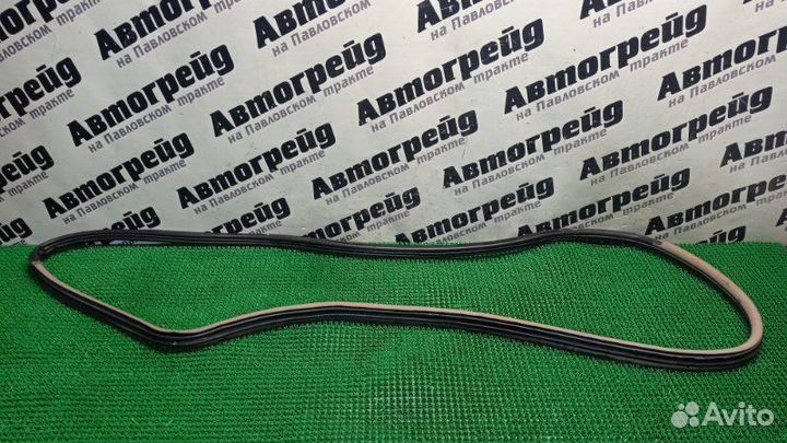 Уплотнение двери переднее правое Toyota Camry SV41