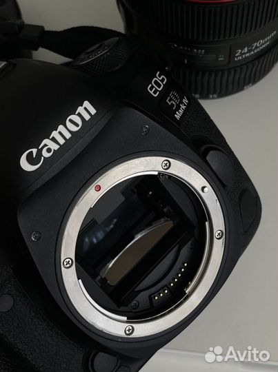 Зеркальный фотоаппарат Canon 5d mark4