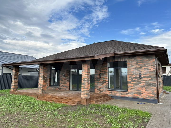 Дом 166,3 м² на участке 8,3 сот.