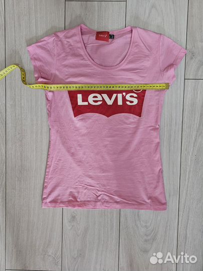 Футболка женская Levis