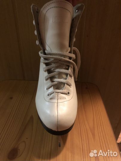 Коньки женские