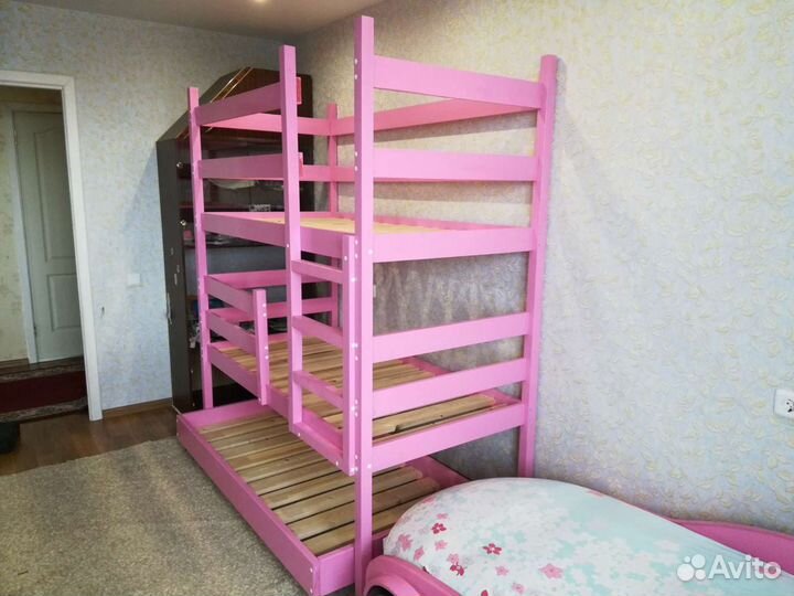 Двухъярусная детская кровать