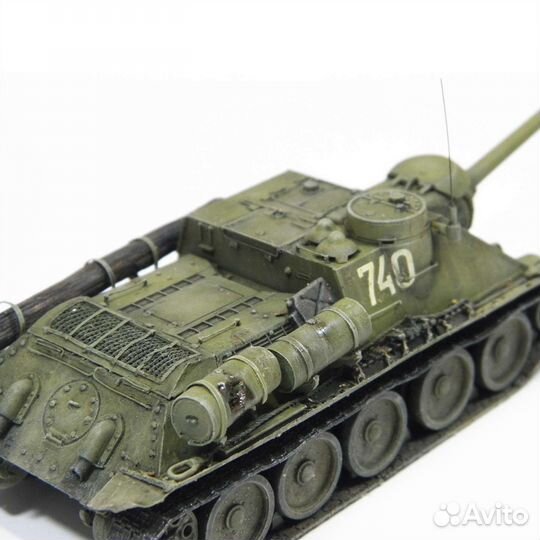 Стендовая модель советской сау су-100 1:72