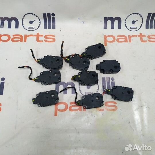 Заслонка воздушного потока Audi A4 B9 2019