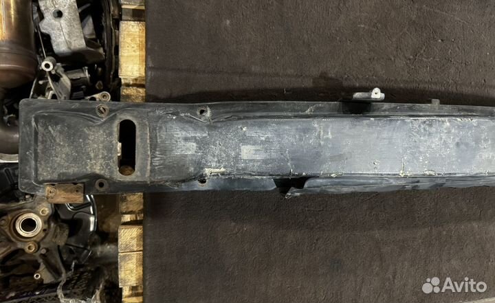 Усилитель переднего бампера Kia Magentis 1