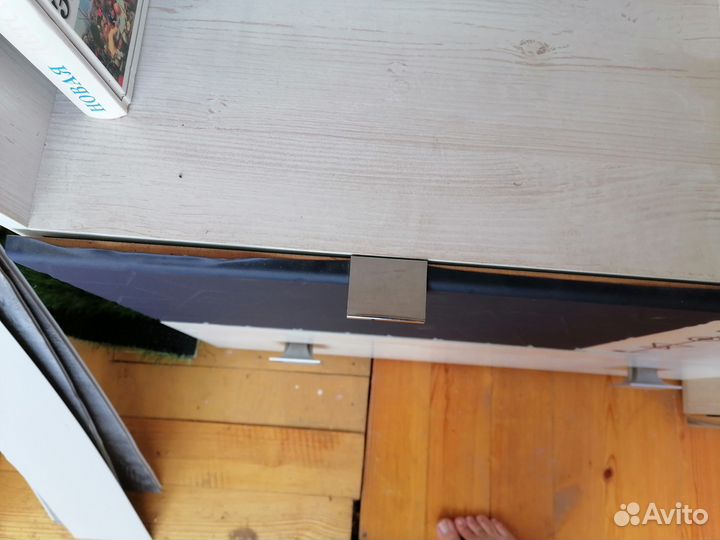 Шкаф с полками и ящиками