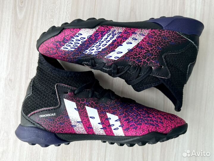 Бутсы сороконожки Adidas Predator