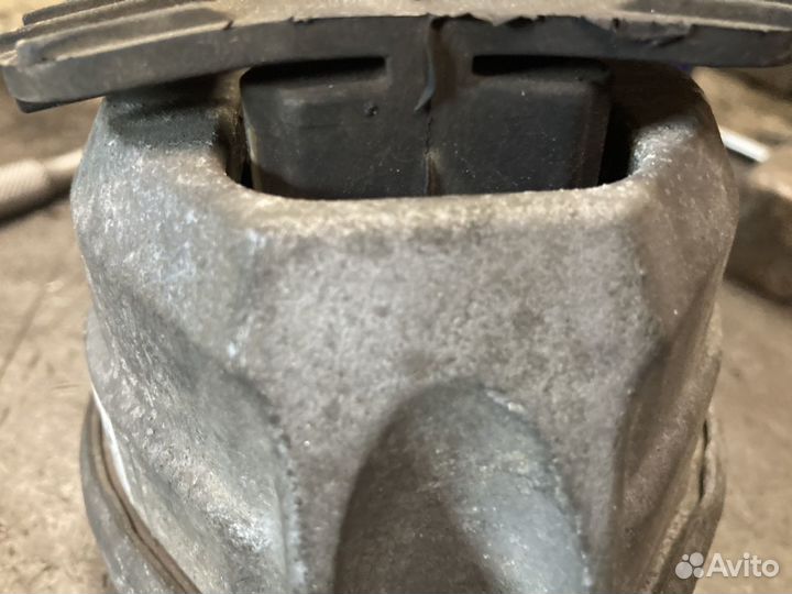 Подушки двс bmw e60