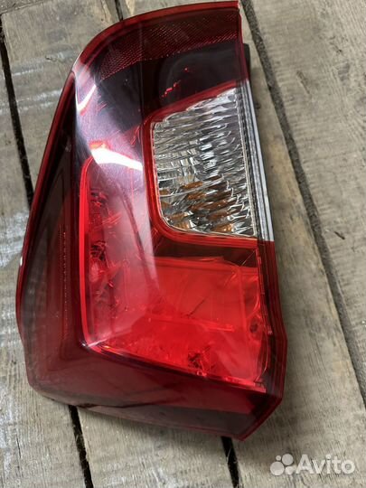 Продам задний фонарь