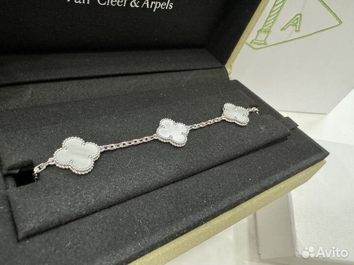 В наличии Van cleef браслет зол 750 пробы перлам