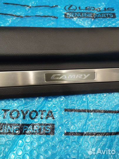 Накладка проема задней левой двери Camry 40