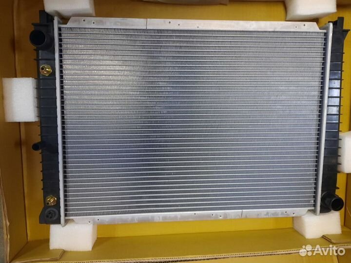 Радиатор, охлаждения двигател volvo 940