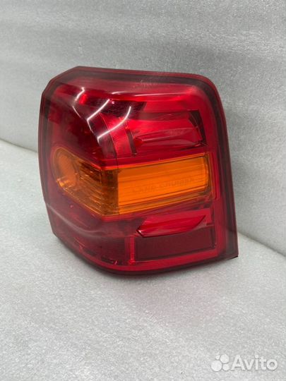 Фонарь наружный задний правый Toyota Land Cruiser