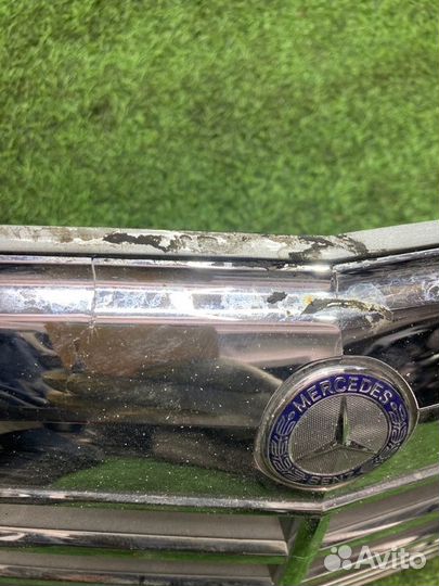 Решетка радиатора Mercedes E W212 3.0 2010