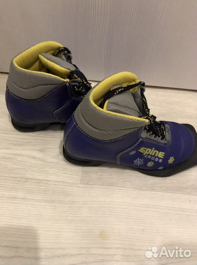 Лыжные ботинки