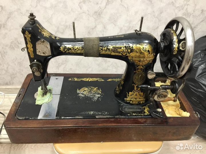 Швейная машинка singer